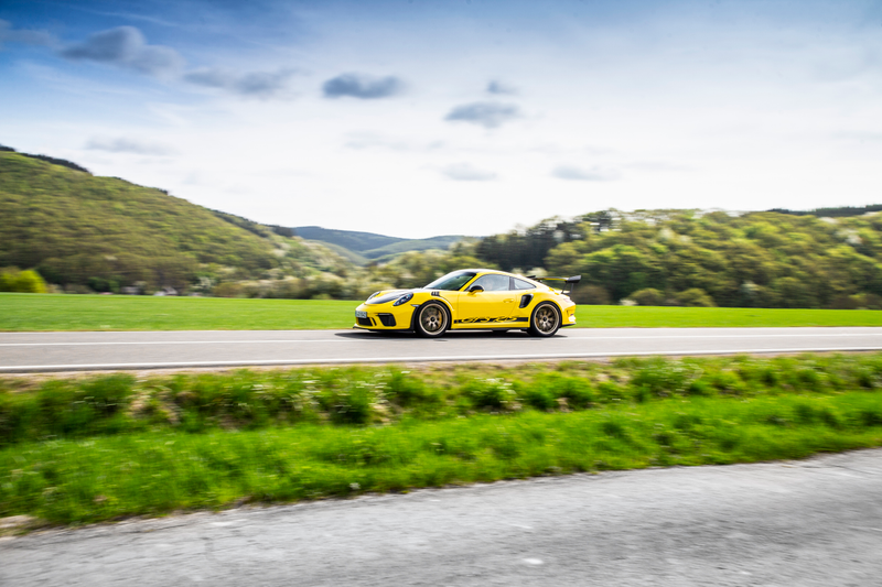 Illustration for article titled Put These Very Good 2019 Porsche 911 GT3 RS Photos In Your Life